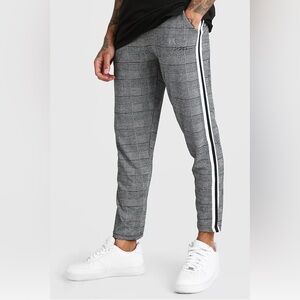 MAN Plaid Cropped Side Tape Stripe Pants/Joggers